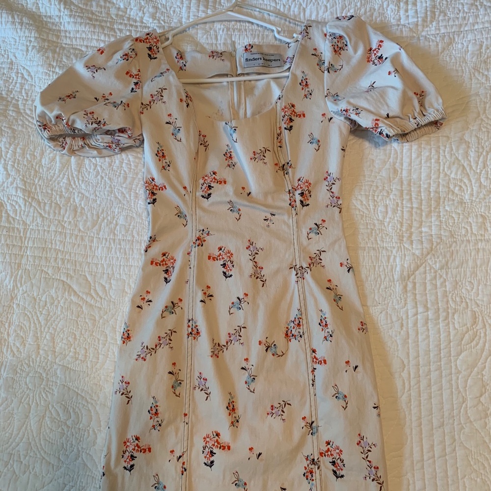 Finders keepers day dress with floral pattern